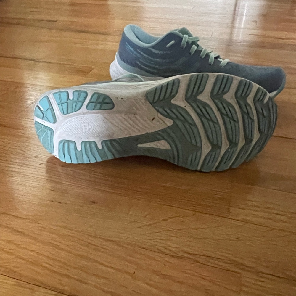 ASICS Gel Kayano 29. Size 9.5. - Picture 6 of 9